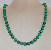 A 20th Century vintage malachite beaded necklace w