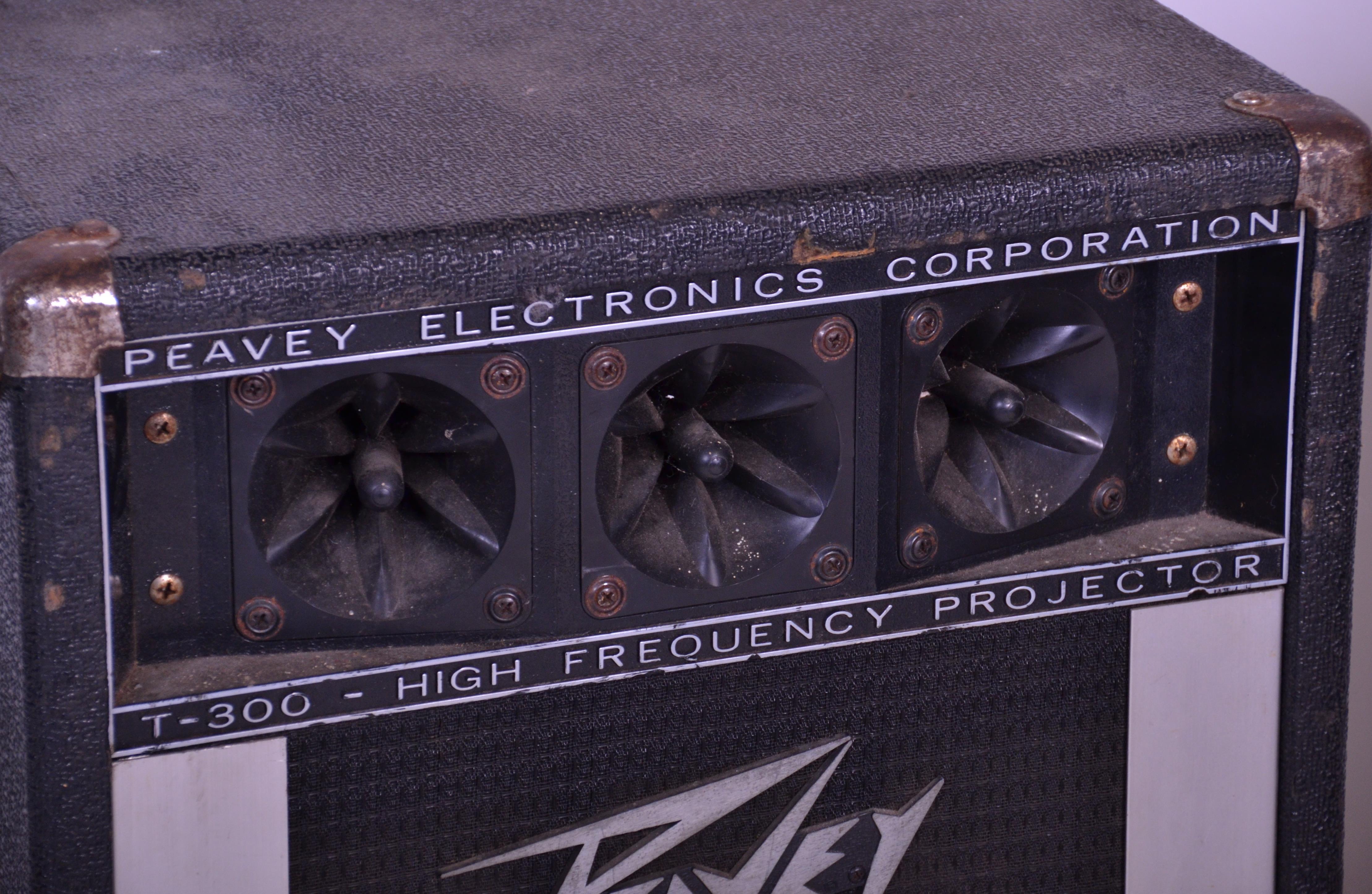 A good large pair of Peavey Electronics Corporatio - Image 3 of 7