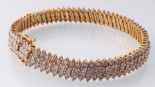 A Hallmarked 9ct Gold & Diamond Tennis Bracelet