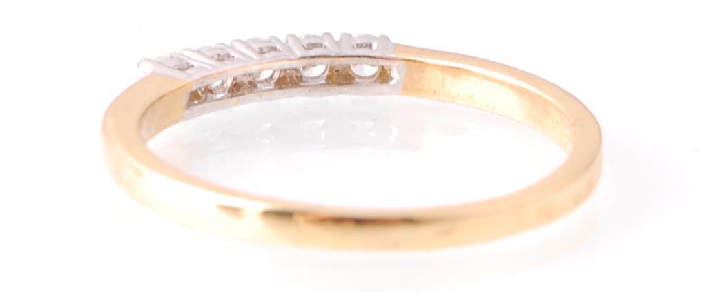 18CT YELLOW GOLD AND DIAMOND FIVE STONE RING - Image 5 of 5