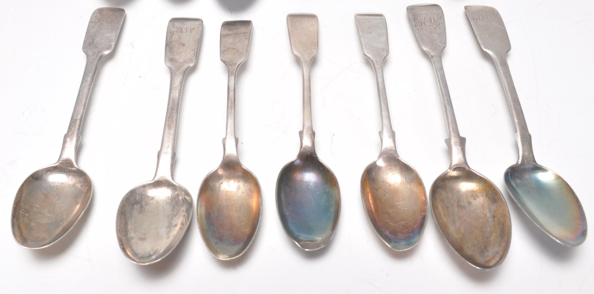 A mixed group of thirteen 19th Century Georgian and Victorian hallmarked silver spoons of similar - Image 3 of 7
