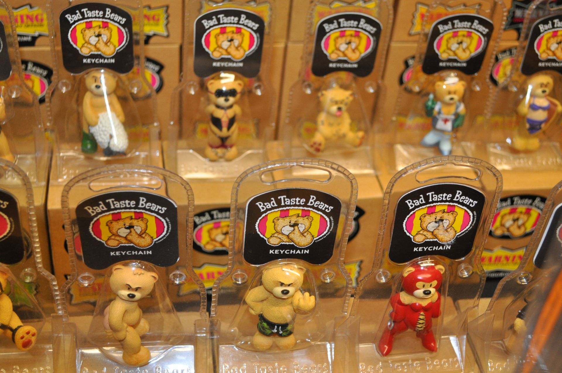 A large collection of boxed Bad Taste Bears including various models. - Bild 21 aus 24