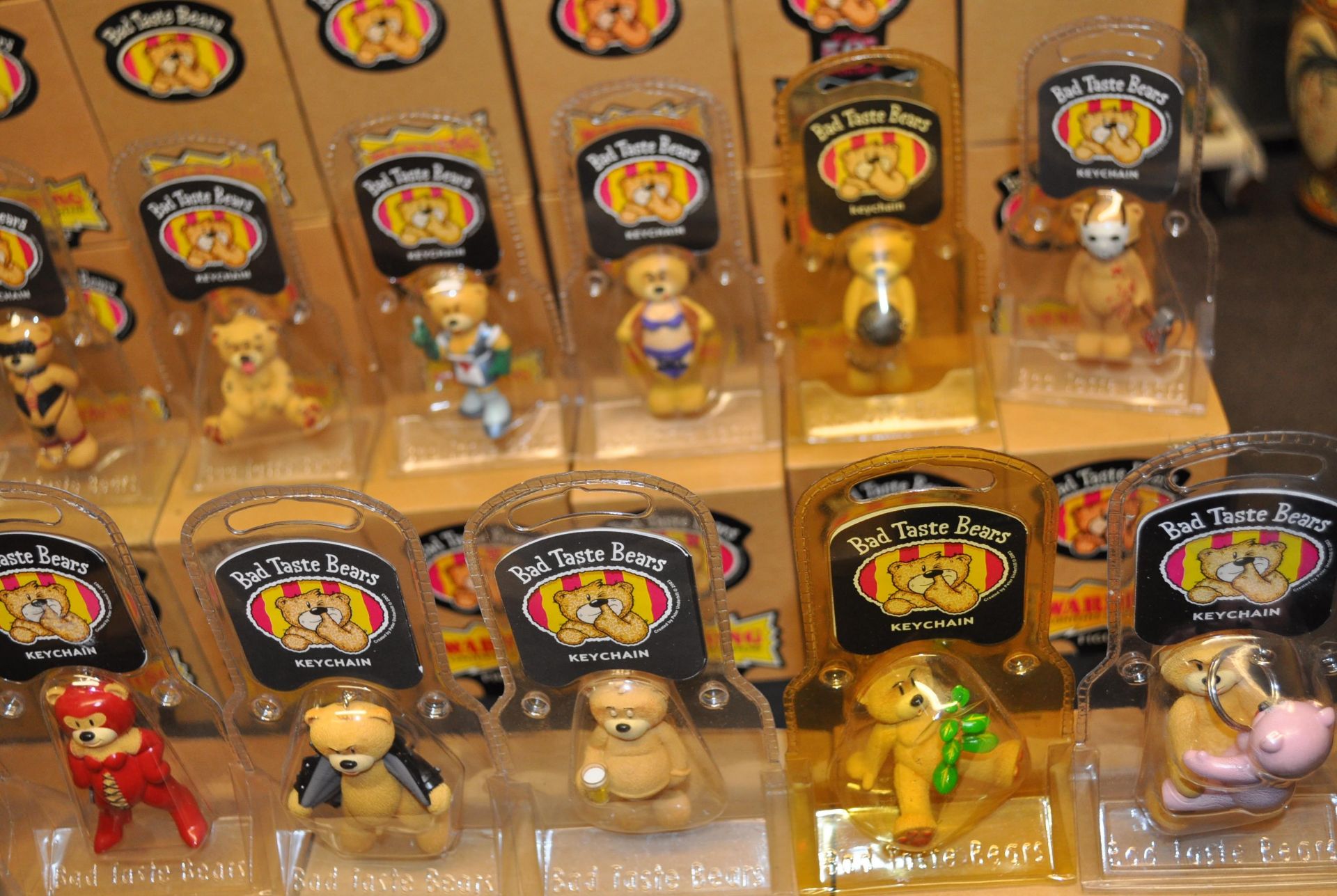 A large collection of boxed Bad Taste Bears including various models. - Bild 22 aus 24
