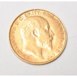 An early 20th Century Edwardian 22ct gold half sovereign dated for 1909. Weighs 4.1g.