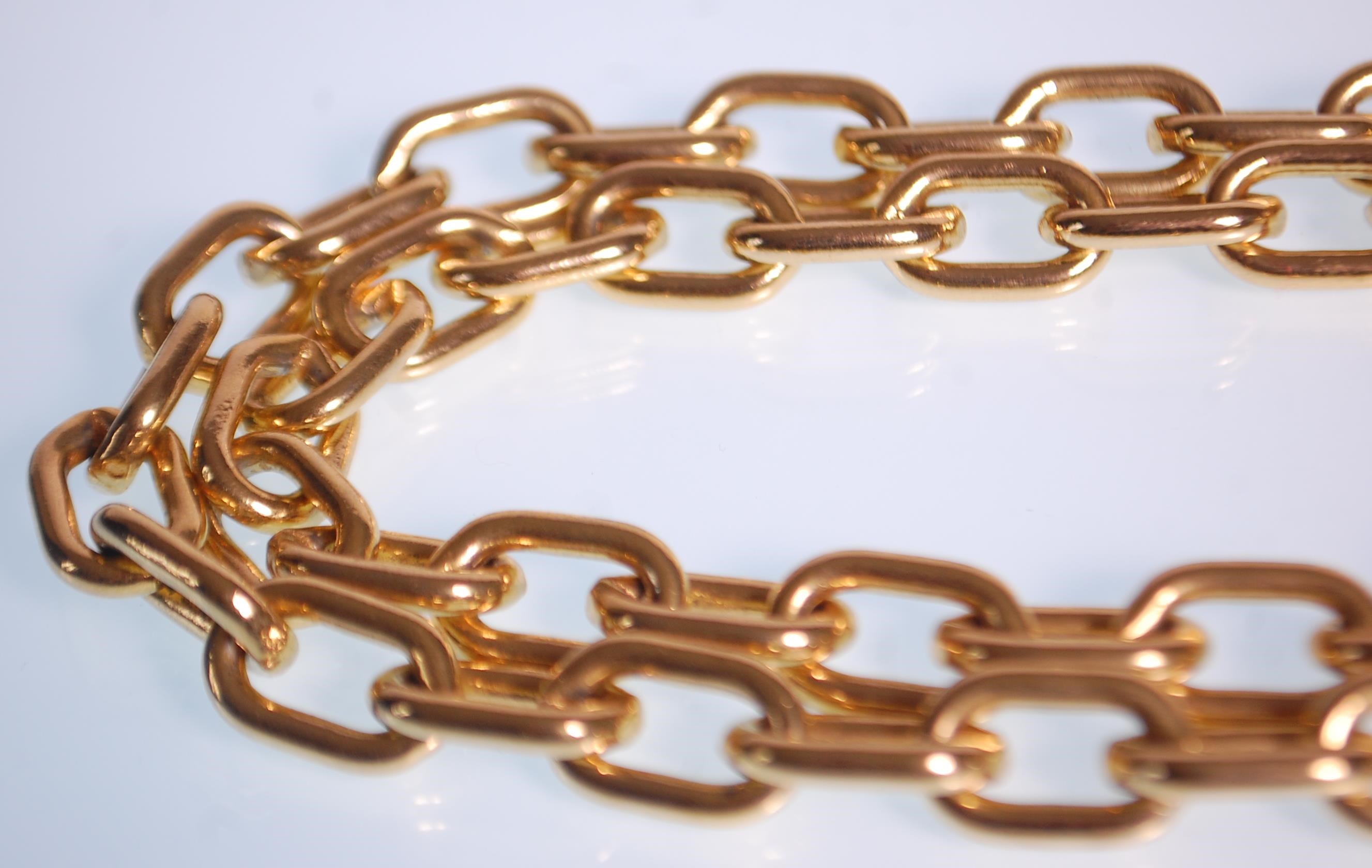 Christian Dior - A vintage gold tone chain necklace by Christian Dior. Marks to clasp. Measures 34 - Image 3 of 4