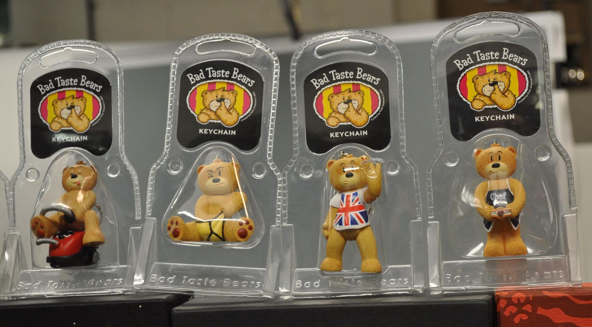 A large collection of boxed Bad Taste Bears including various models. - Bild 23 aus 24