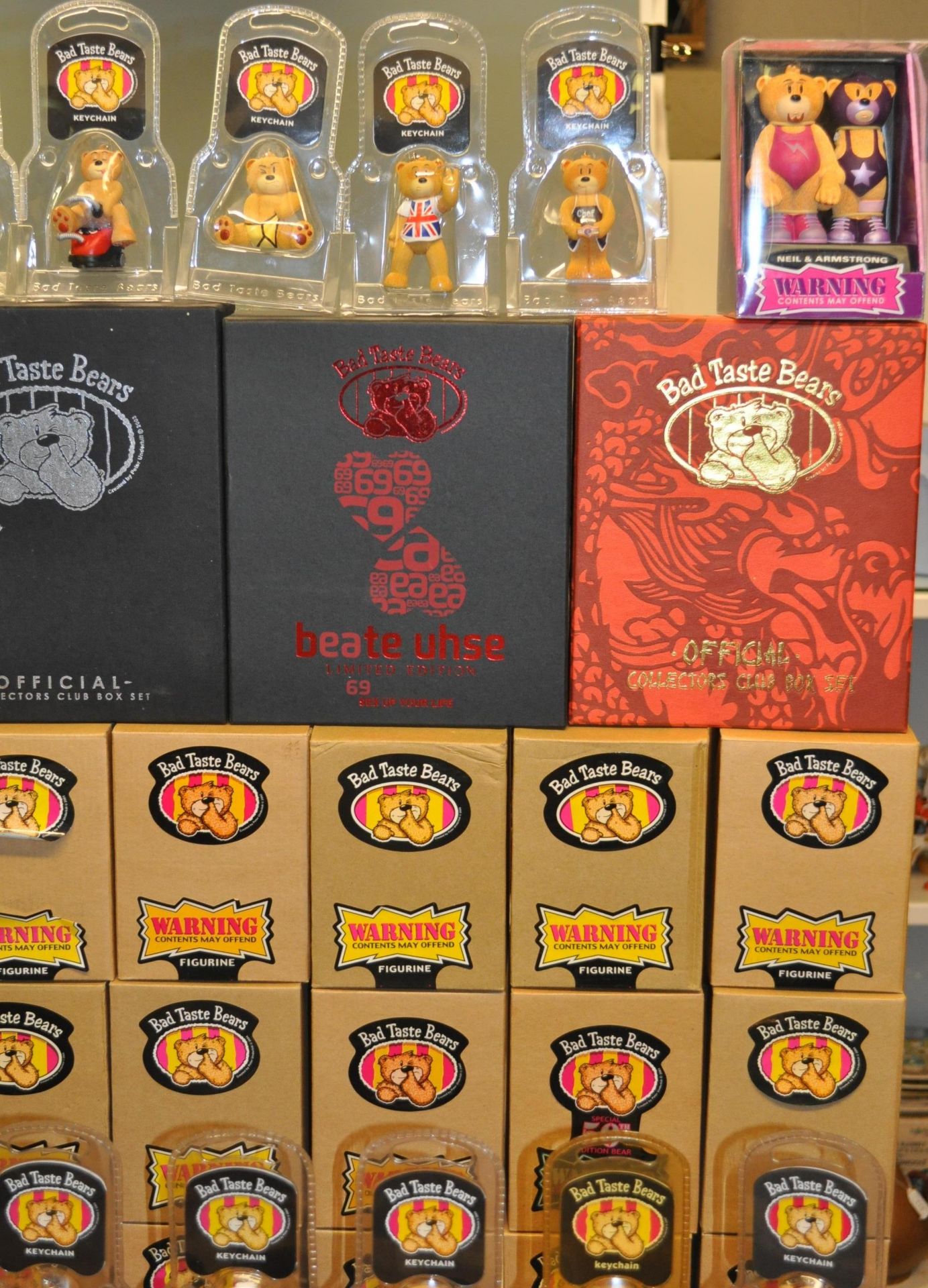 A large collection of boxed Bad Taste Bears including various models. - Bild 4 aus 24