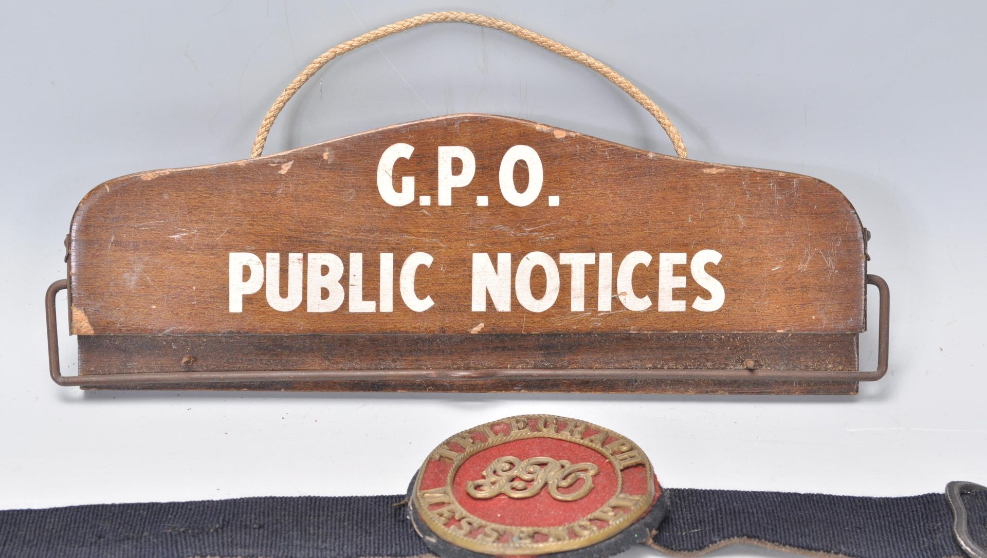 A 19th Century Victorian GPO Telegraph Messenger armband having applied brass lettering. Together - Bild 2 aus 5