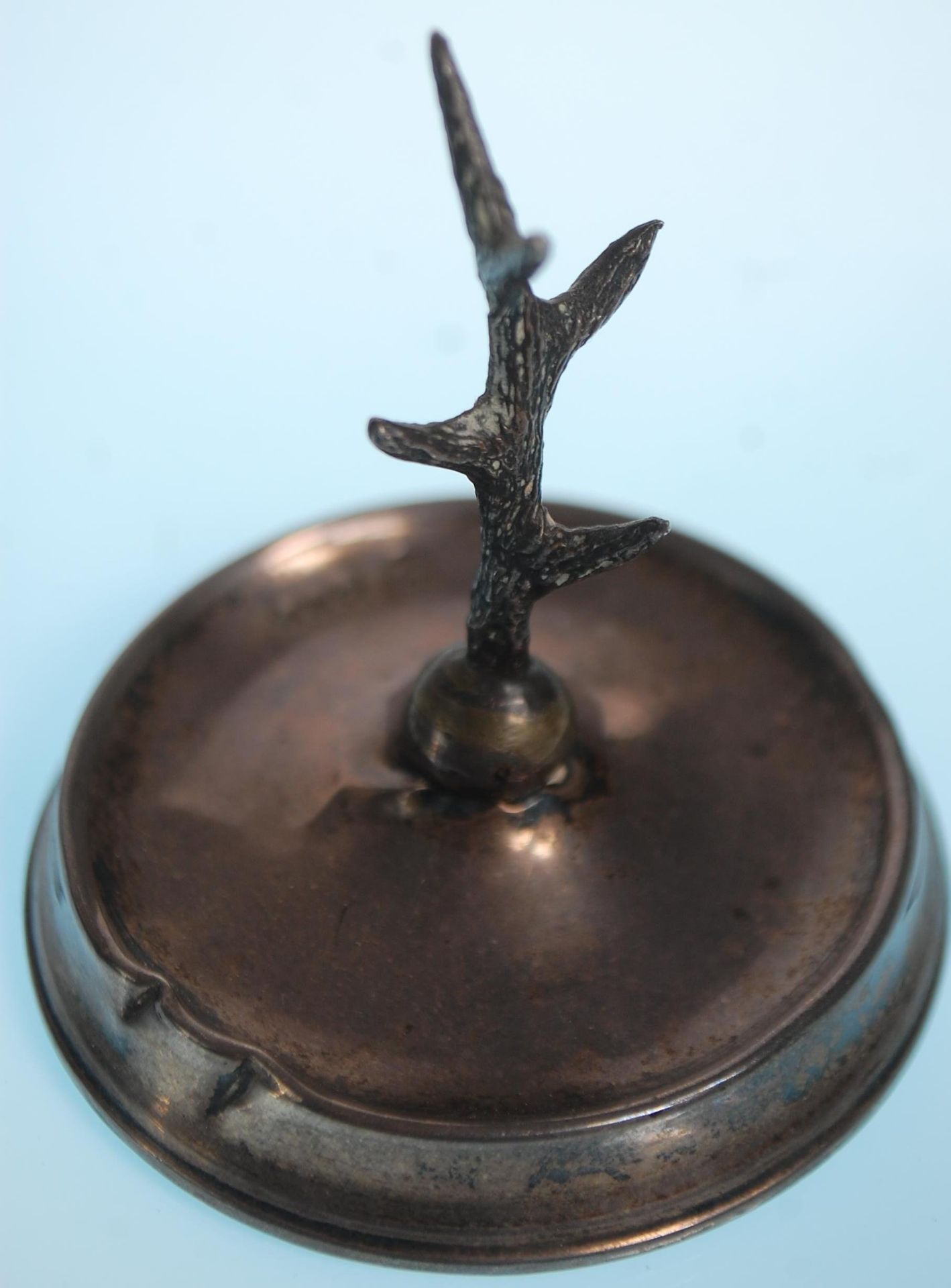 An early 20th Century Art Deco silver hallmarked weighted ring stand in the form of a tree set - Image 6 of 6