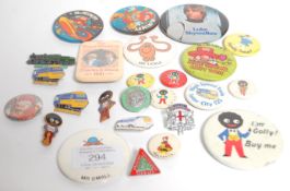 A collection of vintage retro 1970's collectable badges to include a Star Wars Luke Skywalker, ,