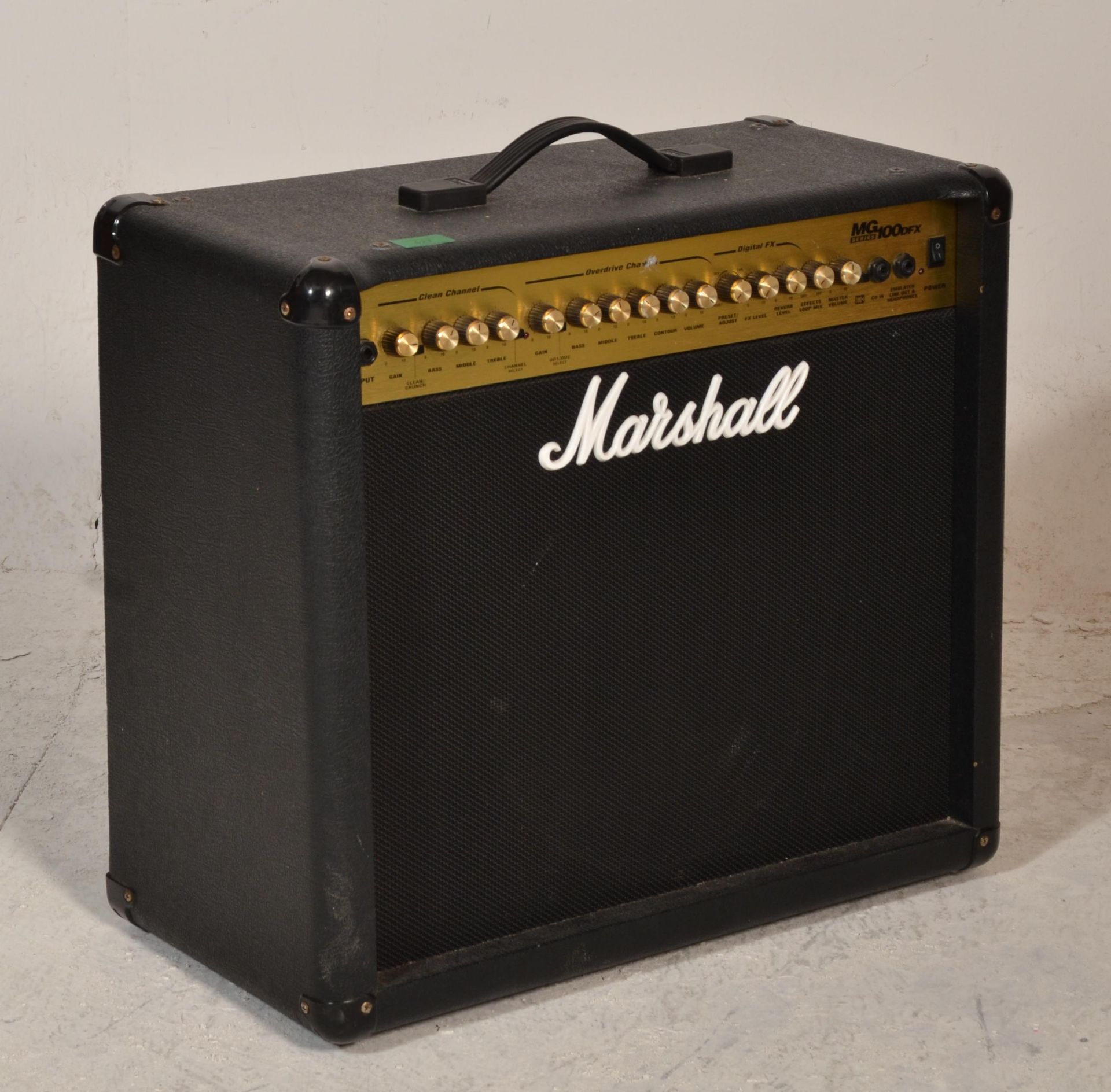 A Marshall MG Series 100DFX Guitar Amplifier in bl - Bild 3 aus 7