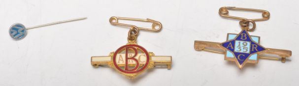 Automobila Motor Racing - Two Brooklands Automobile Racing Club enamel members badges, one dating