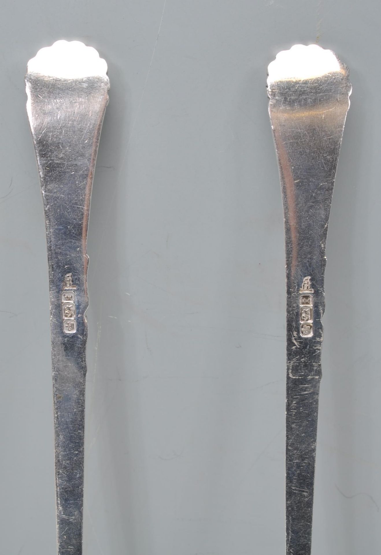 A set of Walker and Hall silver servers having scrolled design handles with shell terminals. - Image 5 of 10