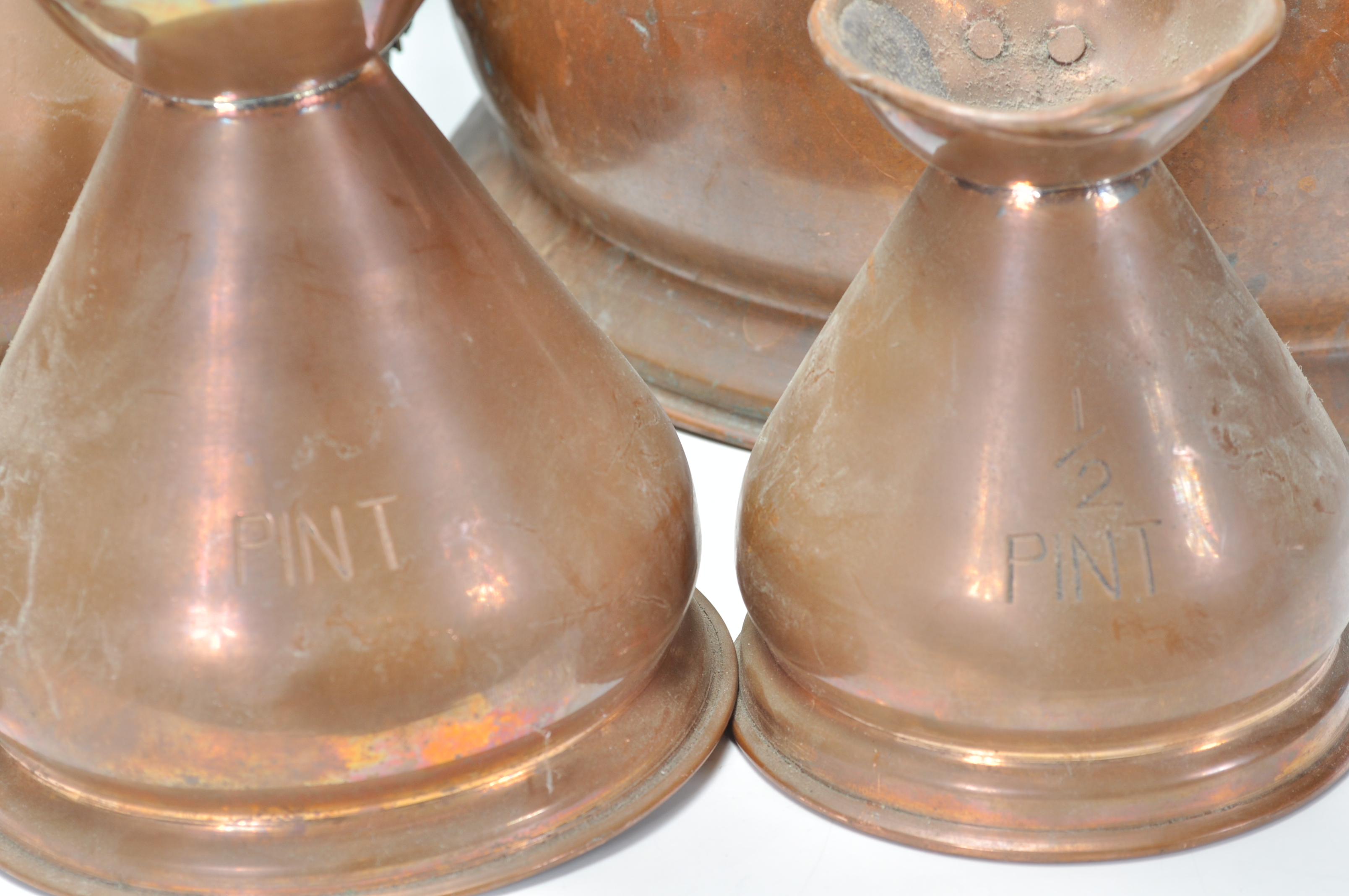 A set of large 19th century Victorian type copper cider jugs - measures. Each of graduating - Image 4 of 9