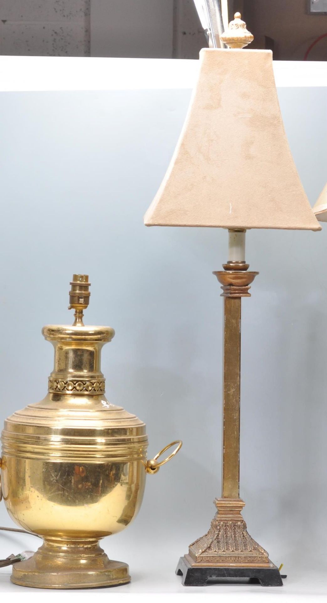 A large brass Chinese amphora table lamp with ring handles together with  neo classical large - Bild 2 aus 6