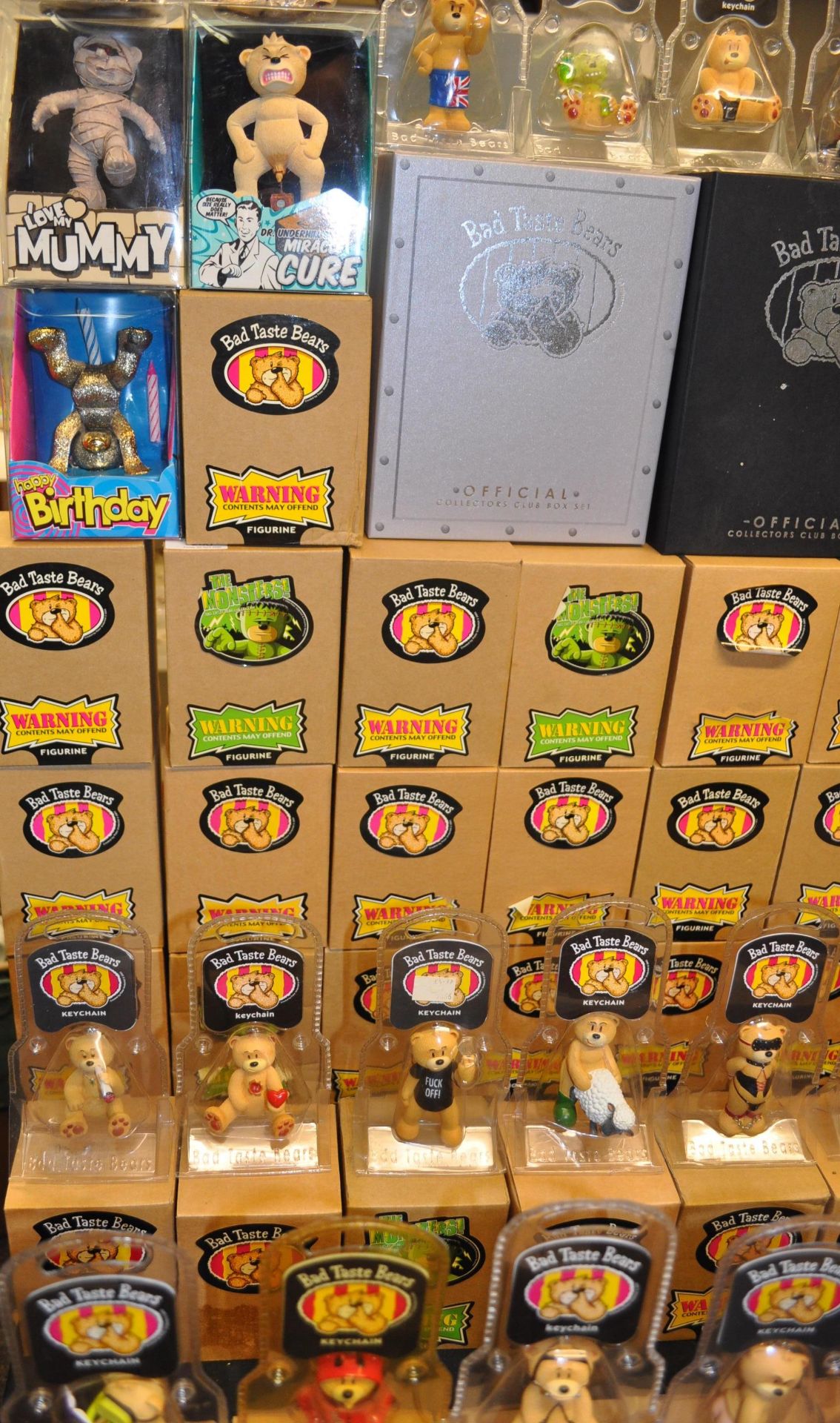 A large collection of boxed Bad Taste Bears including various models. - Bild 7 aus 24