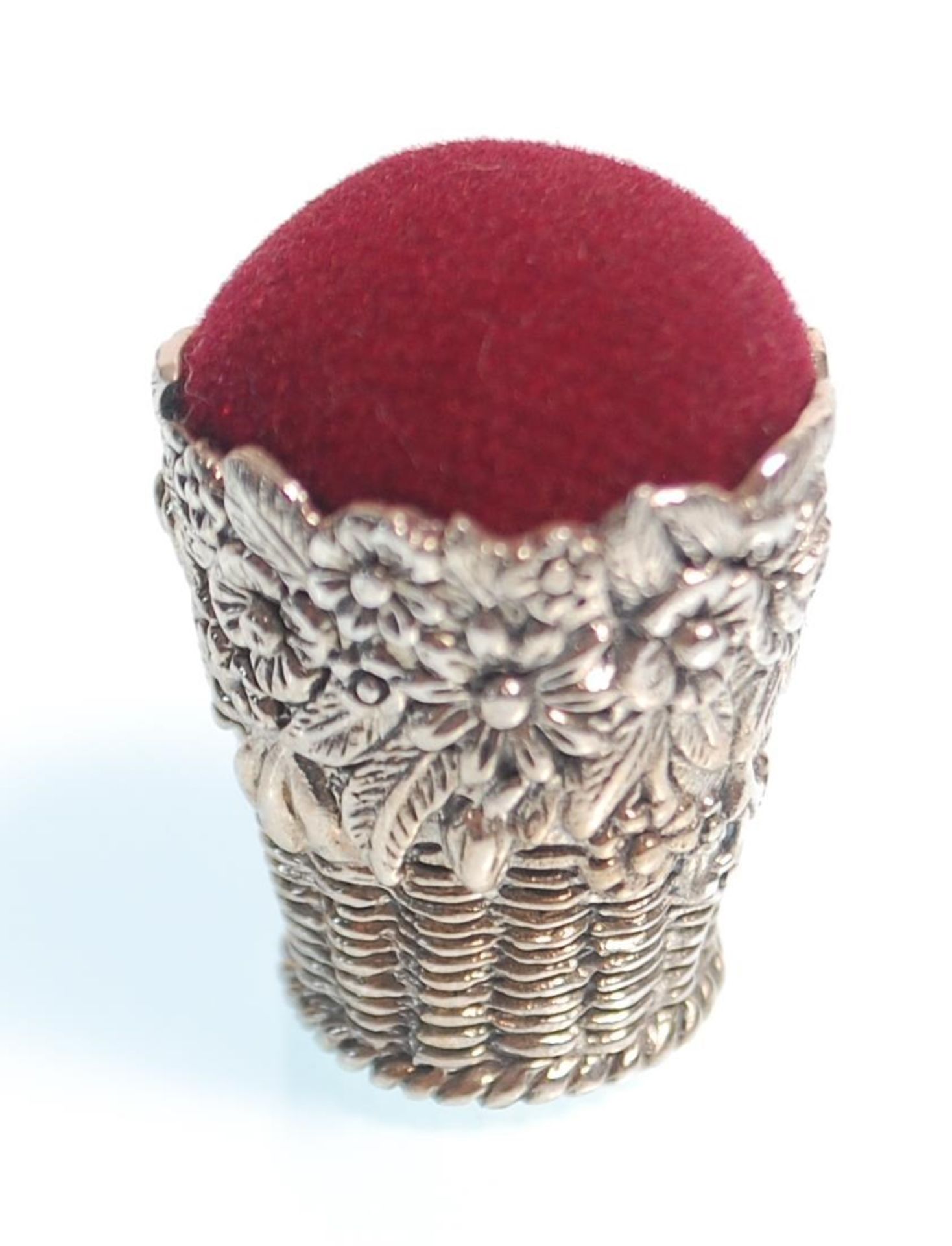 A stamped 925 silver pin cushion in the form of a basket having raised floral decoration with a - Image 3 of 7