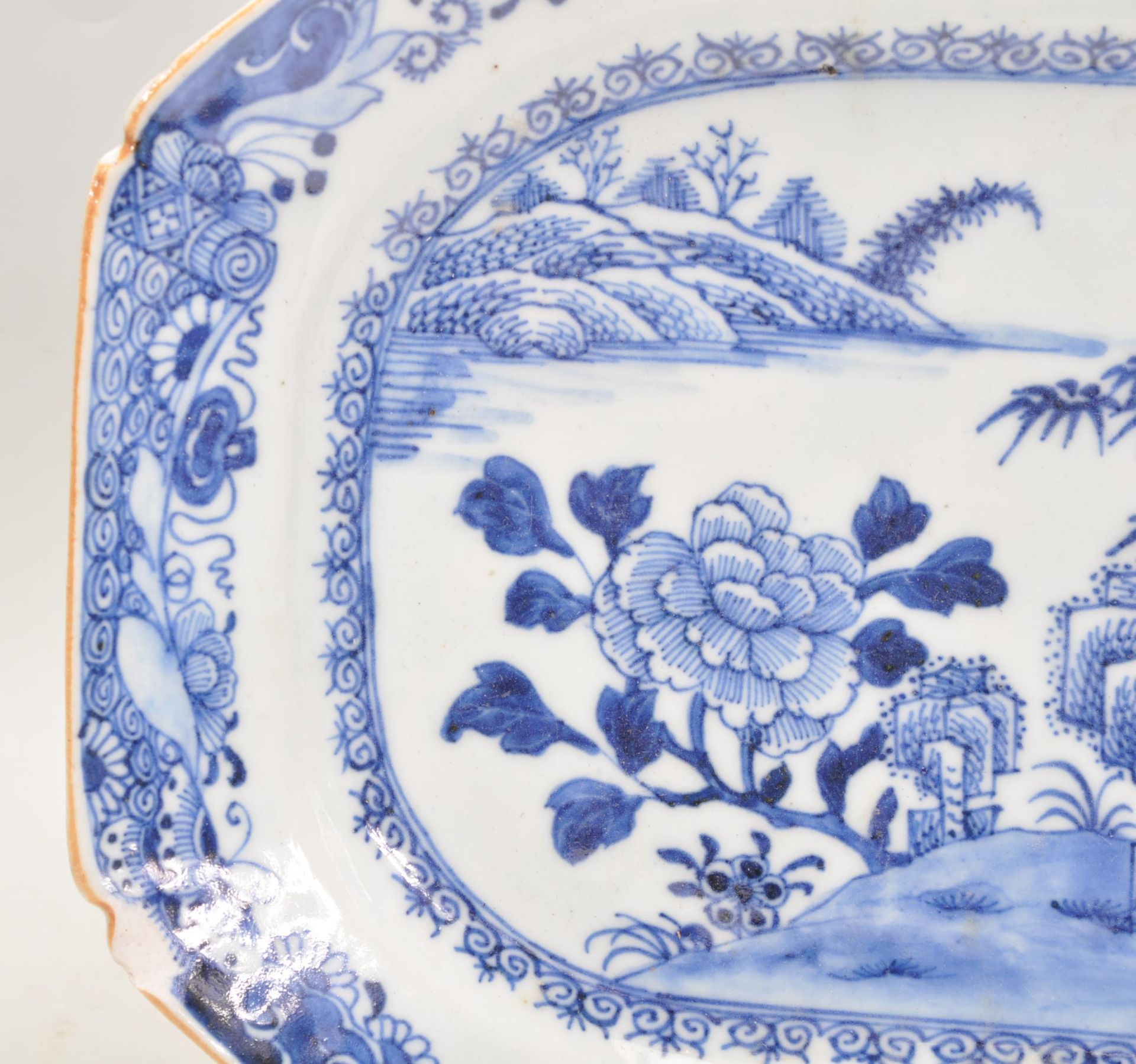 A 19th Century Chinese blue and white ceramic tray - Image 5 of 8