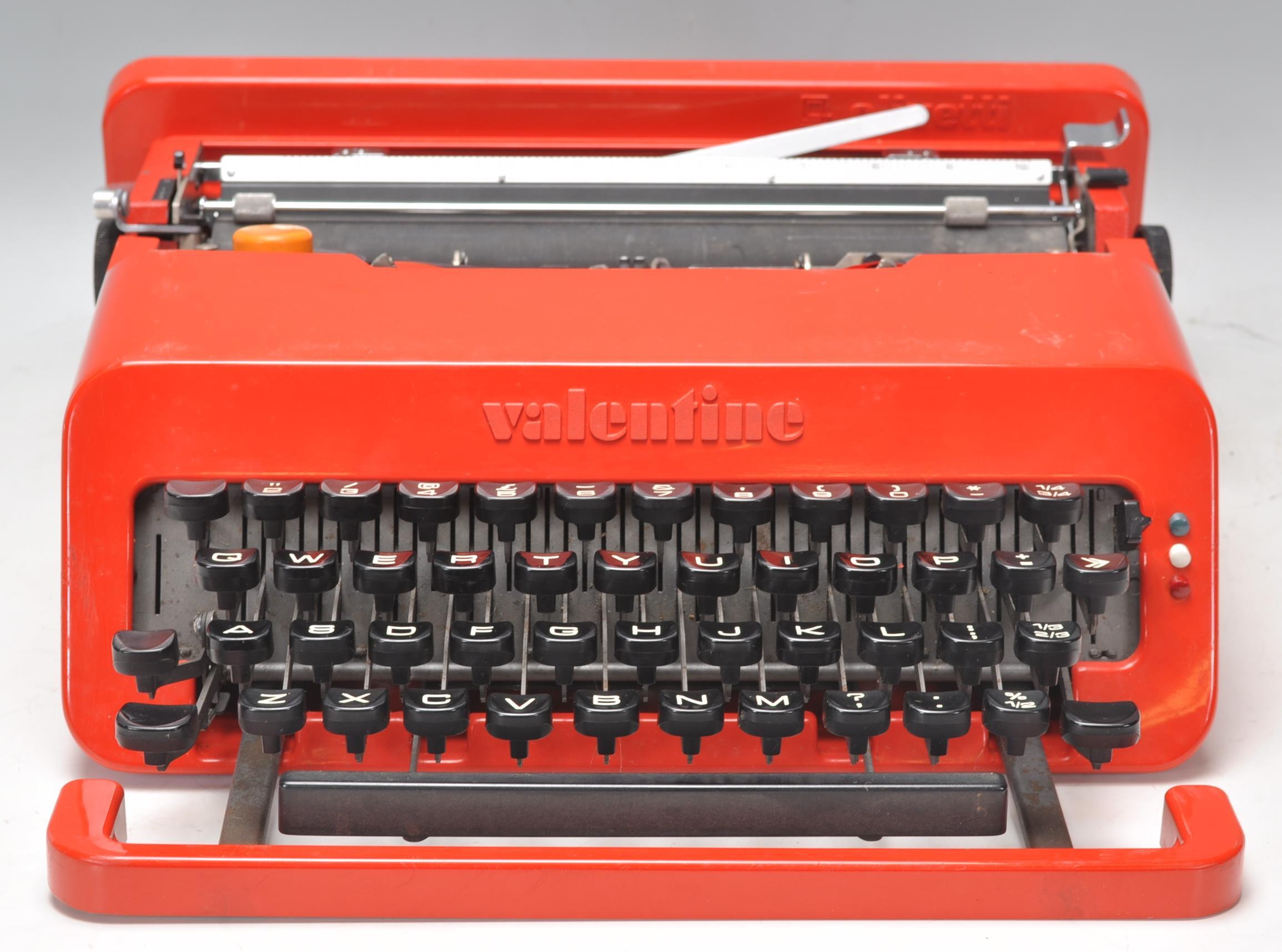 A vintage retro 20th century industrial Italian Valentine portable typewriter designed by Ettore - Image 2 of 5