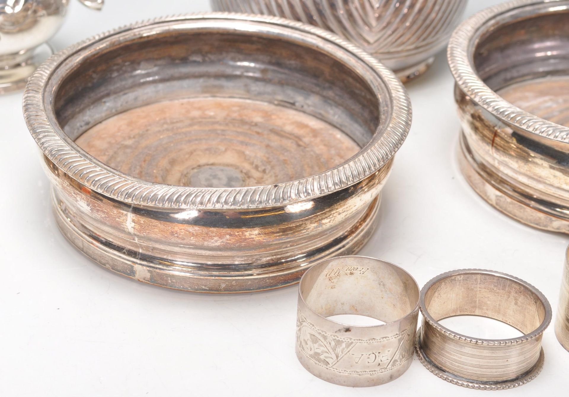 A good mixed group of silverplate and silver items dating from the 19th Century to include three - Image 4 of 9