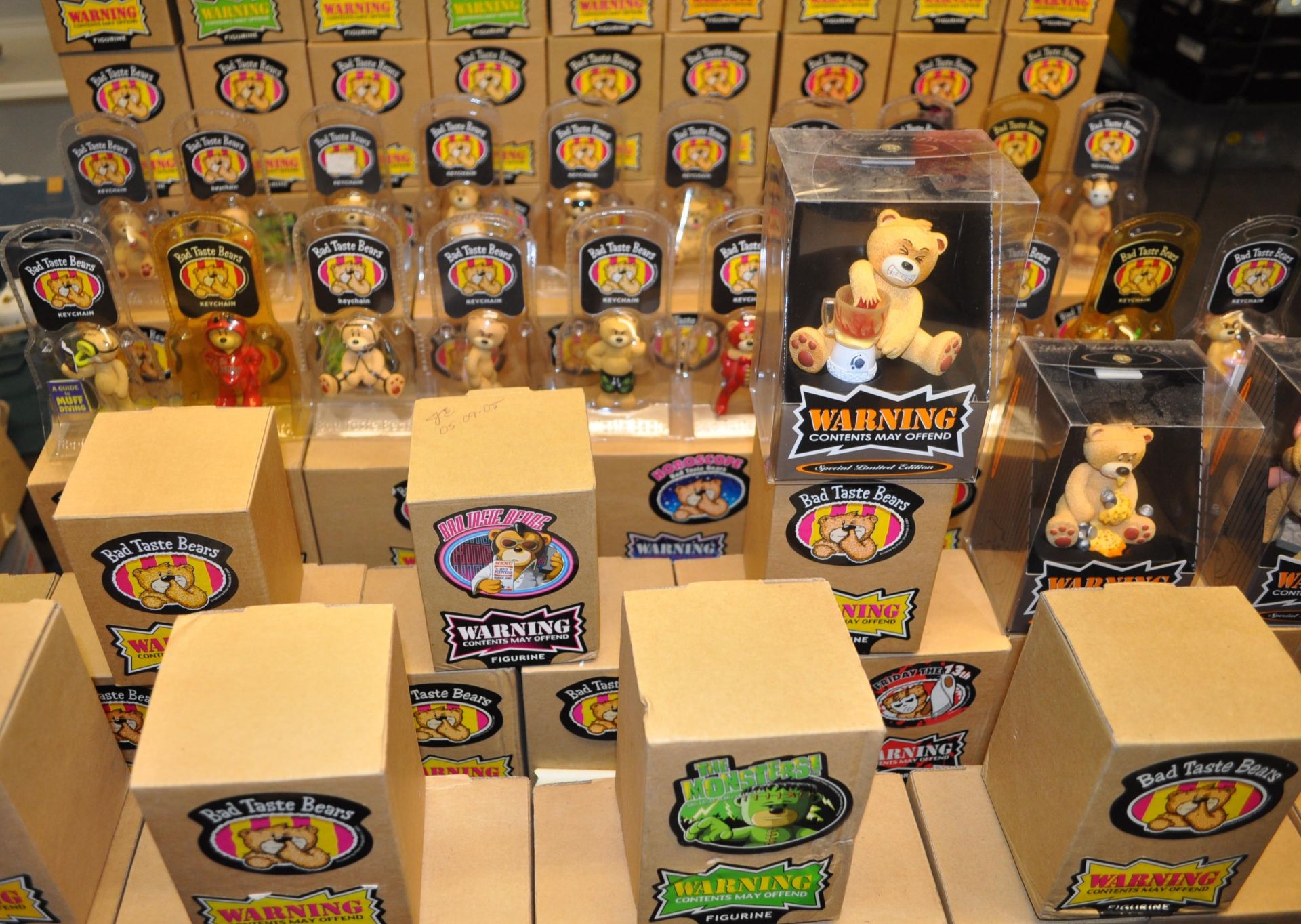 A large collection of boxed Bad Taste Bears including various models. - Bild 10 aus 24