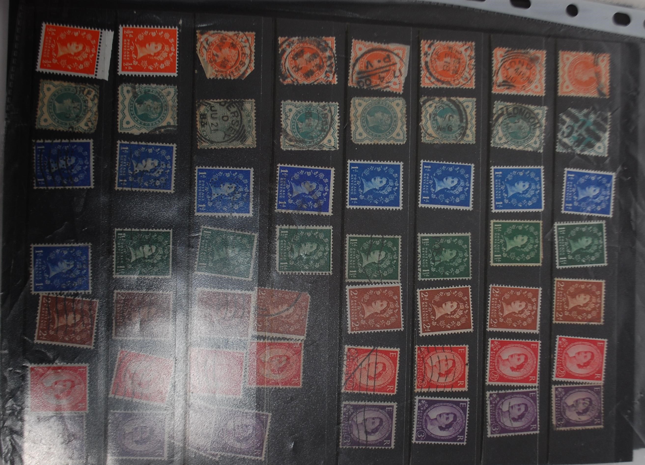 A collection of stamps considered almost perfect sterling examples mainly Queen Elizabeth from 1953. - Bild 6 aus 6