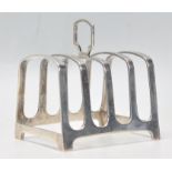 A good mid 20th Century Walker & Hall silver hallmarked toast rack. Hallmarks for Sheffield date