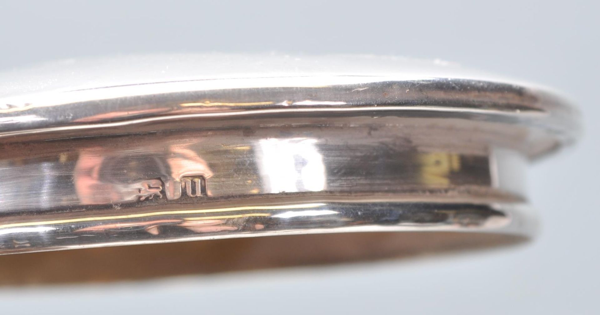 A large early 20th Century silver hallmarked powder pot / table compact of cylindrical form having a - Image 6 of 7