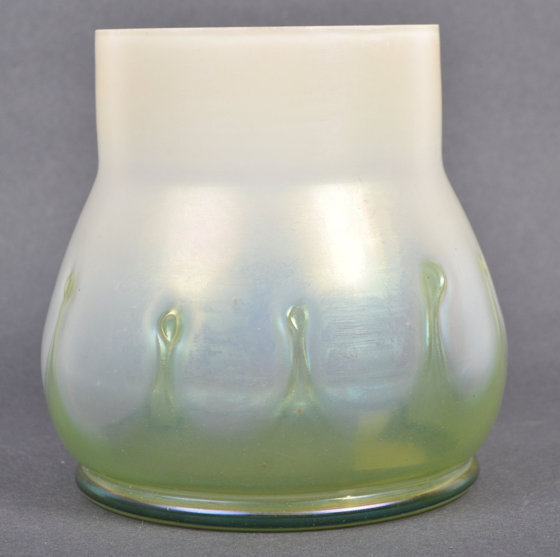 KRALIK EARLY 20TH CENTURY CZECH STUDIO ART GLASS FOOTED VASE - Image 2 of 5