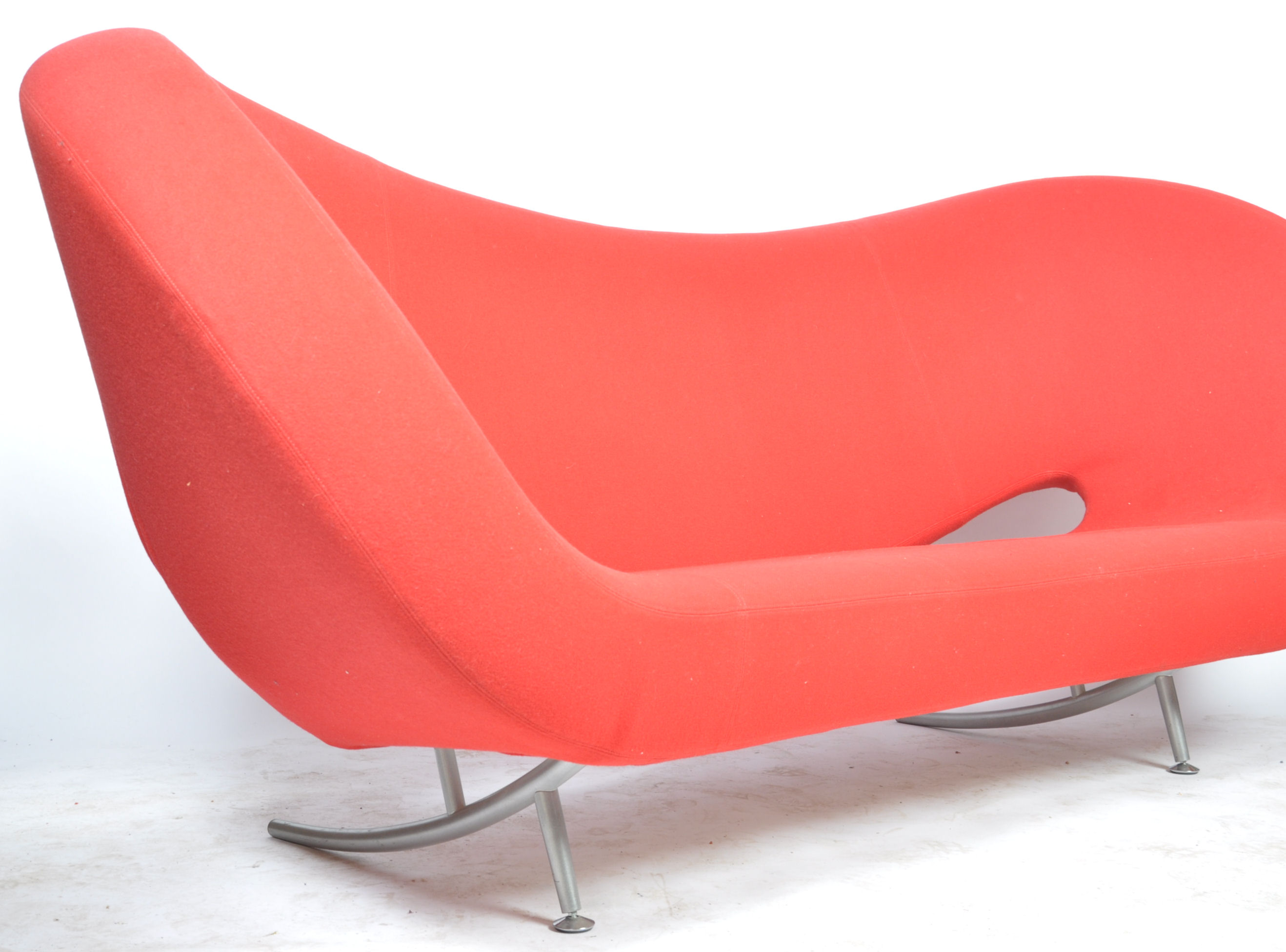 MOROSO VICTORIA AND ALBERT DESIGNER SOFA BY RON ARAD - Image 4 of 5