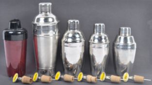 MID 20TH CENTURY RETRO DRINKS COCKTAIL SHAKERS & SPIRIT POURERS