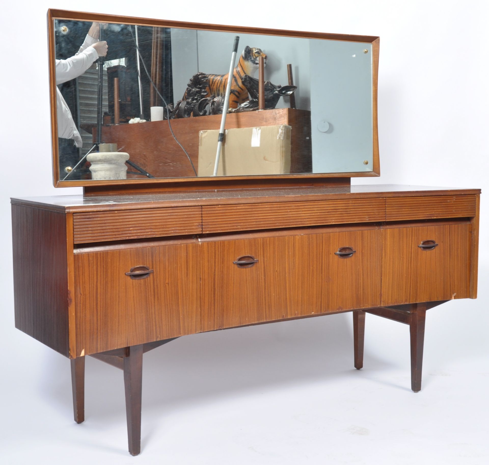 EON ELLIOTS OF NEWBURY 1970'S AFRAMOSIA DRESSING TABLE