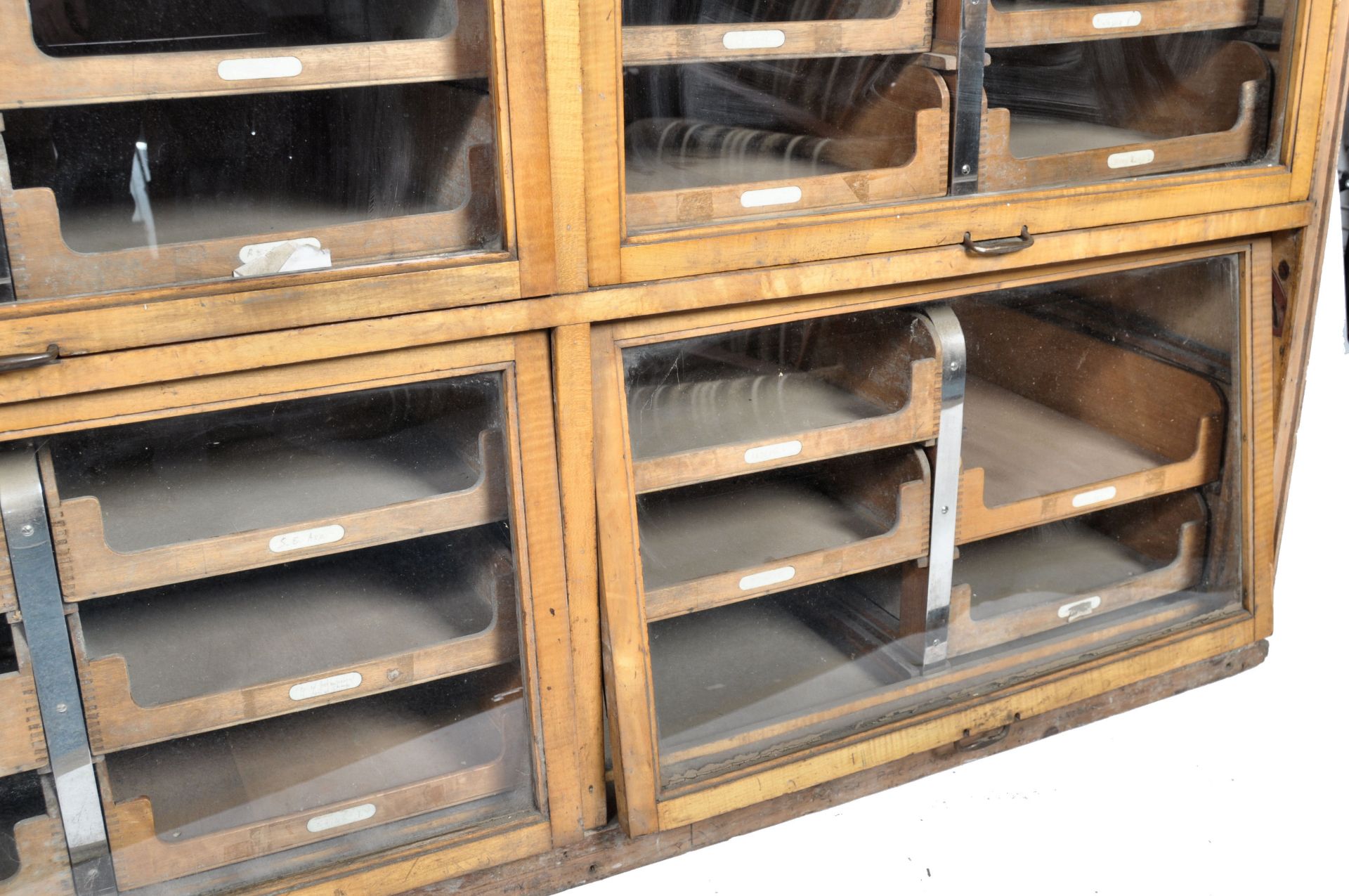 EARLY 20TH CENTURY OAK HABERDASHERY SHOP DISPLAY CABINET - Bild 6 aus 6