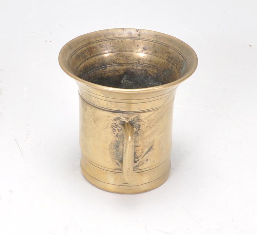 A Chinese bronze censer ding bowl of cylindrical f - Image 2 of 7