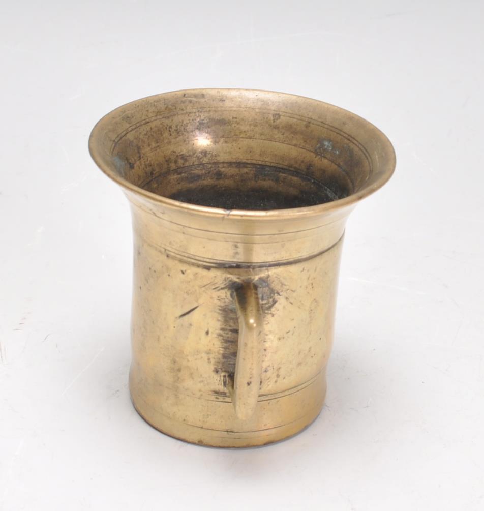 A Chinese bronze censer ding bowl of cylindrical f - Image 4 of 7