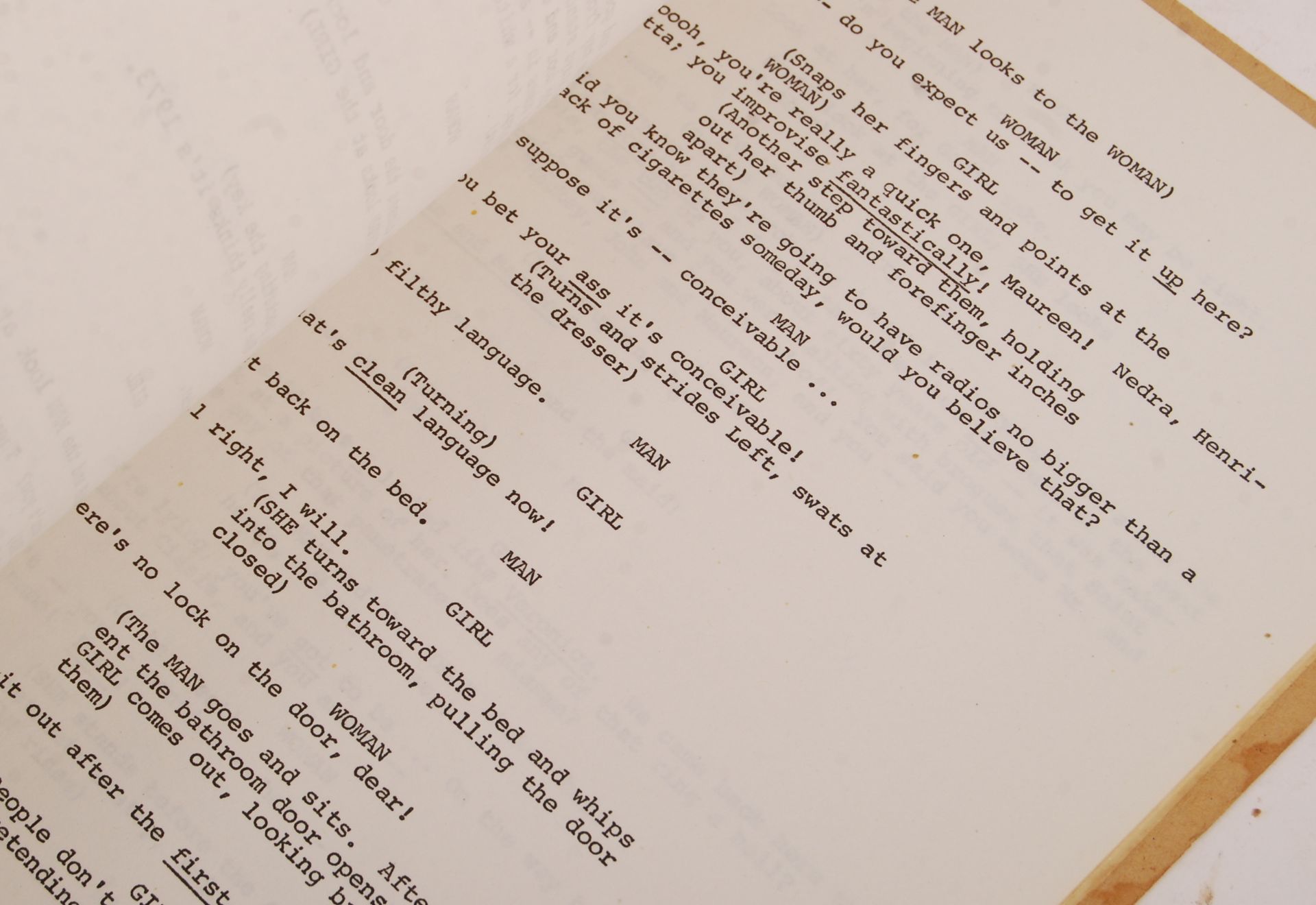 PETER WYNGARDE'S PERSONAL SCRIPT FROM THE PLAY 'VE - Bild 5 aus 7