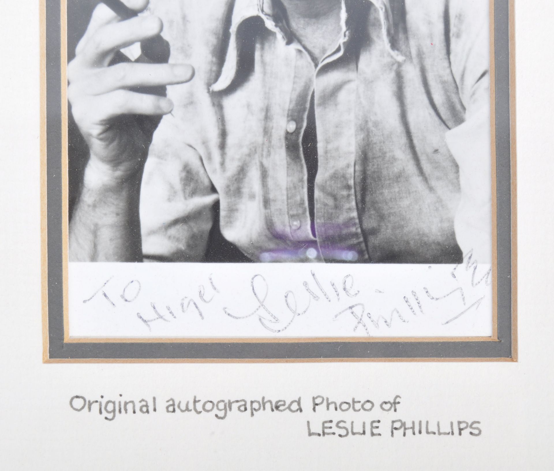 PETER WYNGARDE ESTATE; LESLIE PHILLIPS AUTOGRAPHED - Bild 4 aus 5