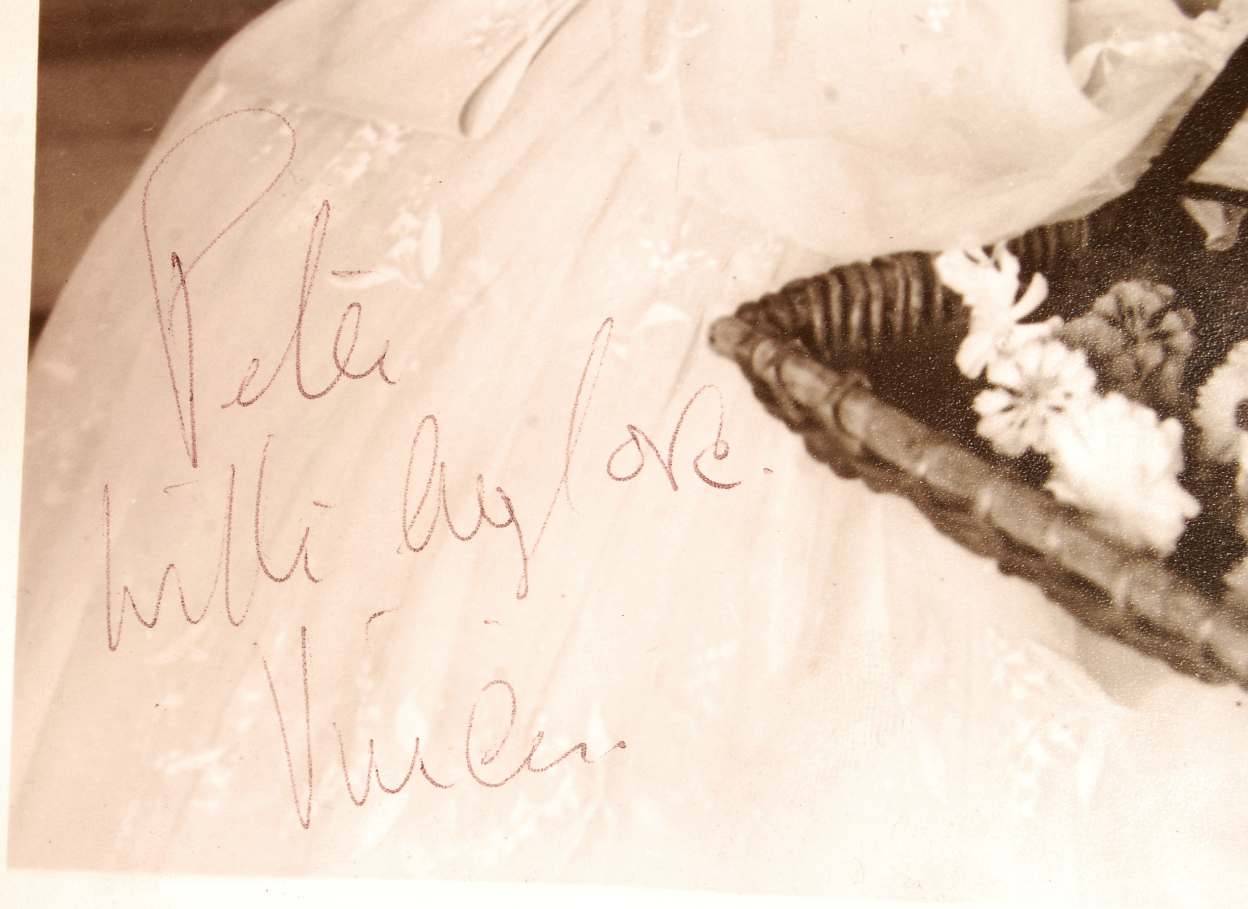 VIVIEN LEIGH - AUTOGRAPHED PHOTOGRAPH TO PETER WYN - Image 2 of 2