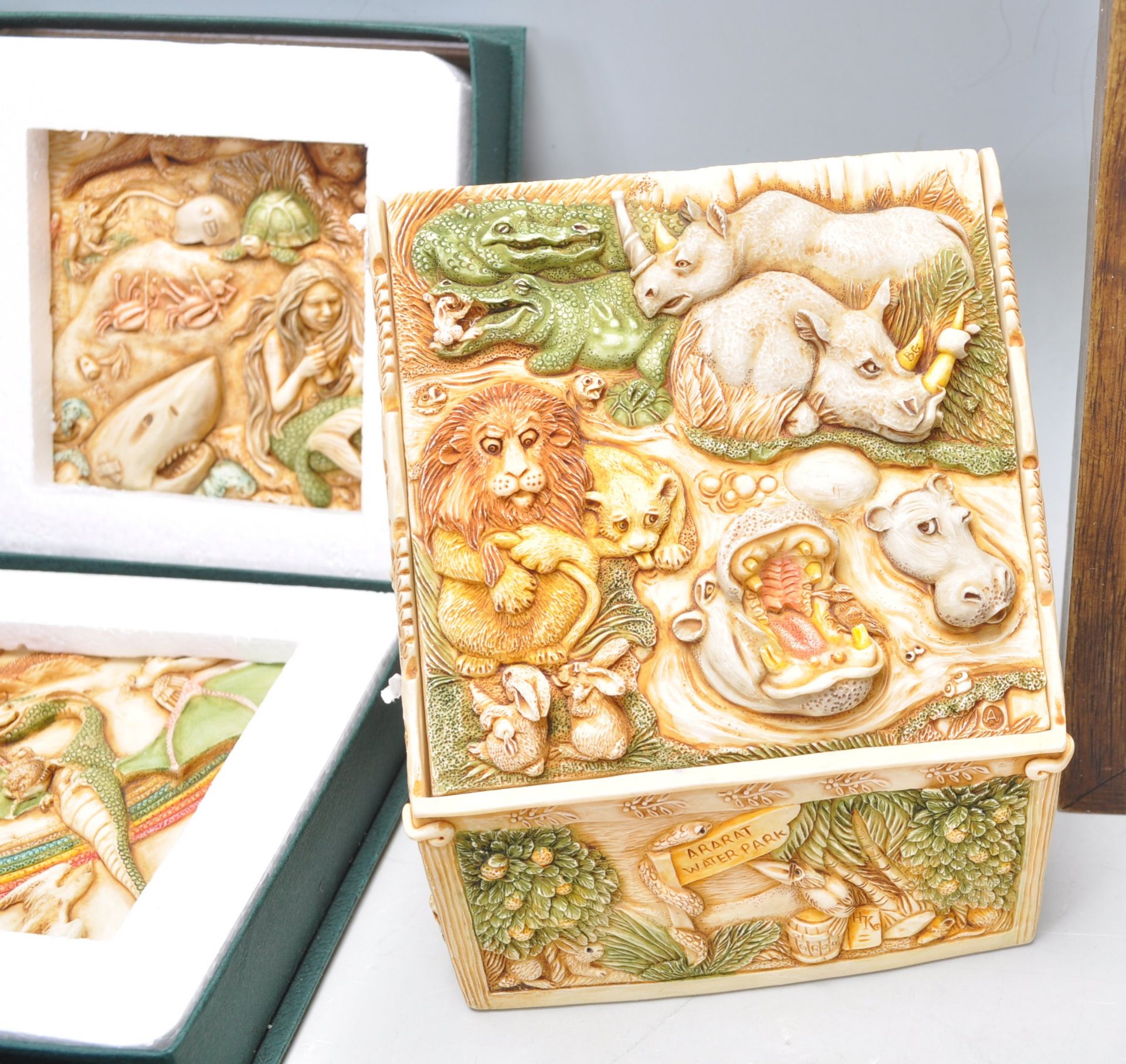 A collection of cast resin Harmony Kingdom square decorative wall plaques to include Storm Brewing - Bild 4 aus 13