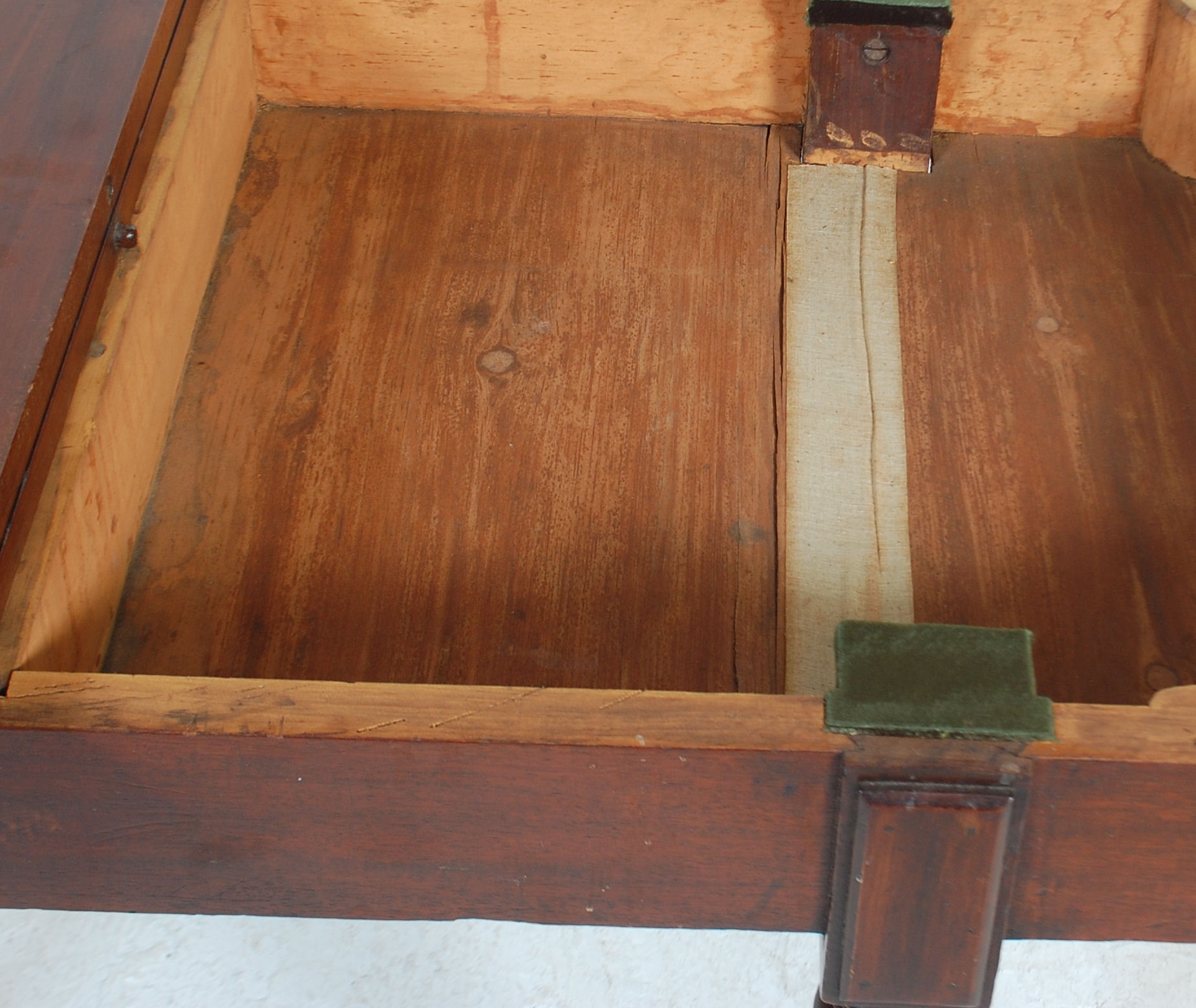 A 19th Century mahogany card / tea table having a folding and revolving top with brass fittings - Image 6 of 7