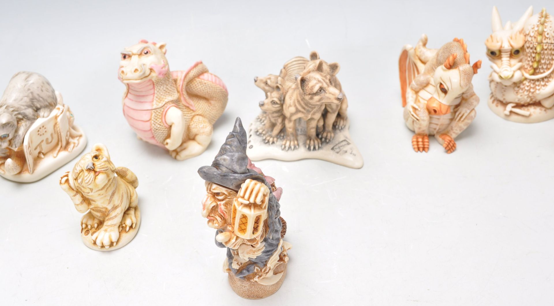 A group of fourteen Harmony Kingdom resin animal novelty figurines to include dragons, a kangaroo - Bild 4 aus 9