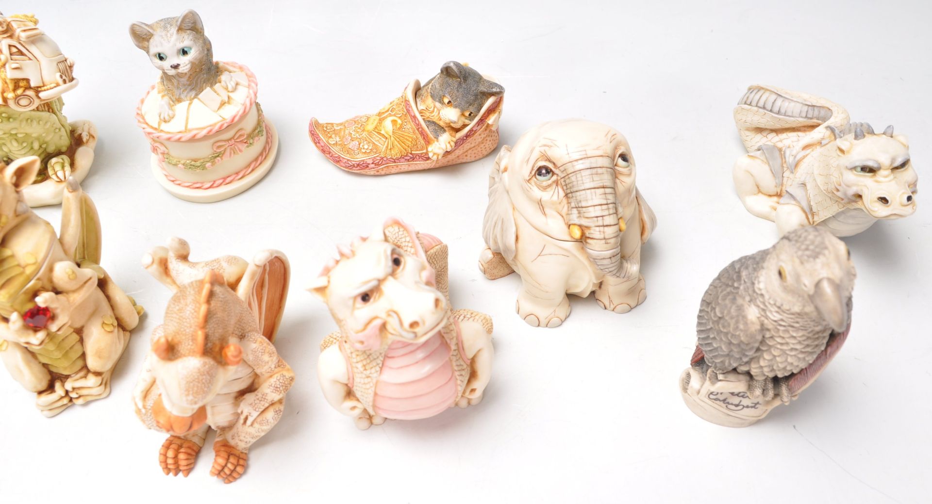 A Group of fourteen Harmony Kingdom novelty animals and magical creatures figurines to include an - Bild 5 aus 11