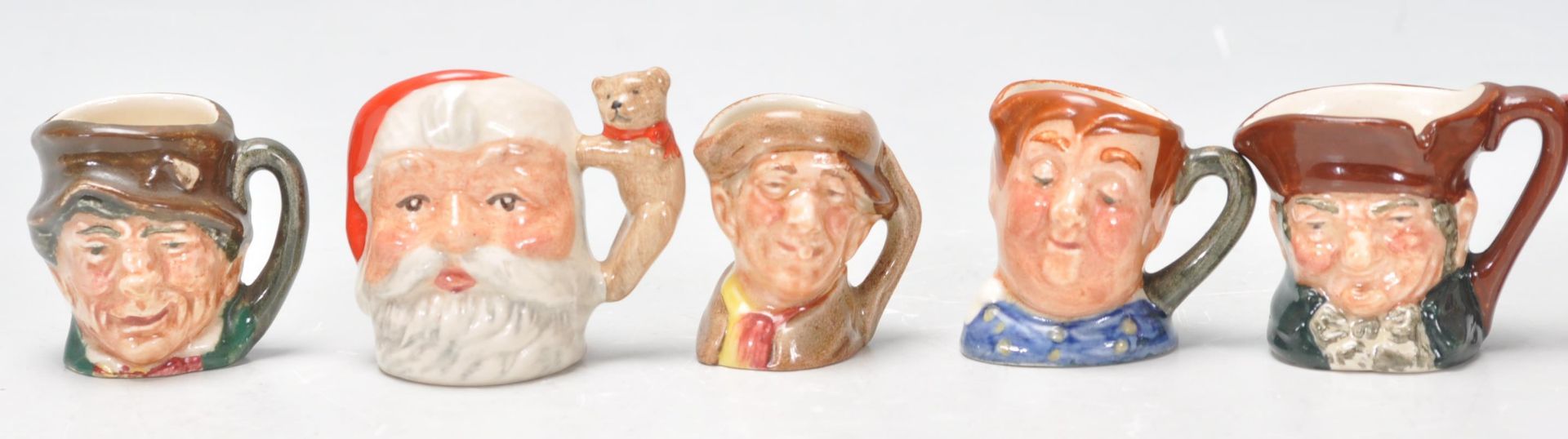 A group of ten Royal Doulton miniature Character / Toby jugs to include 2x Santa Claus D7060 and - Bild 2 aus 11
