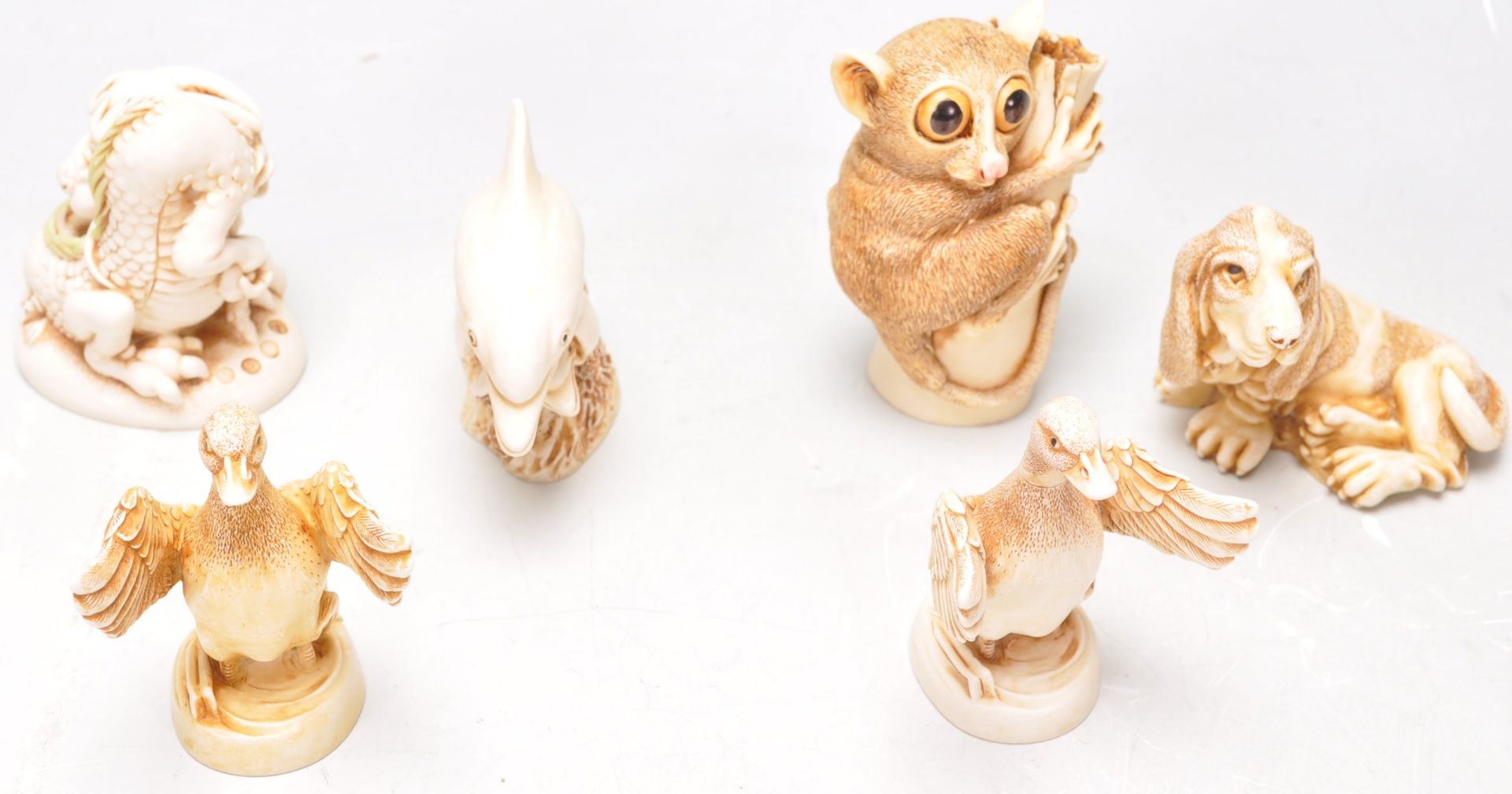 A group of twelve Harmony Kingdom resin animal figurines to include bush babies, owl, dolphin, duck, - Bild 2 aus 9