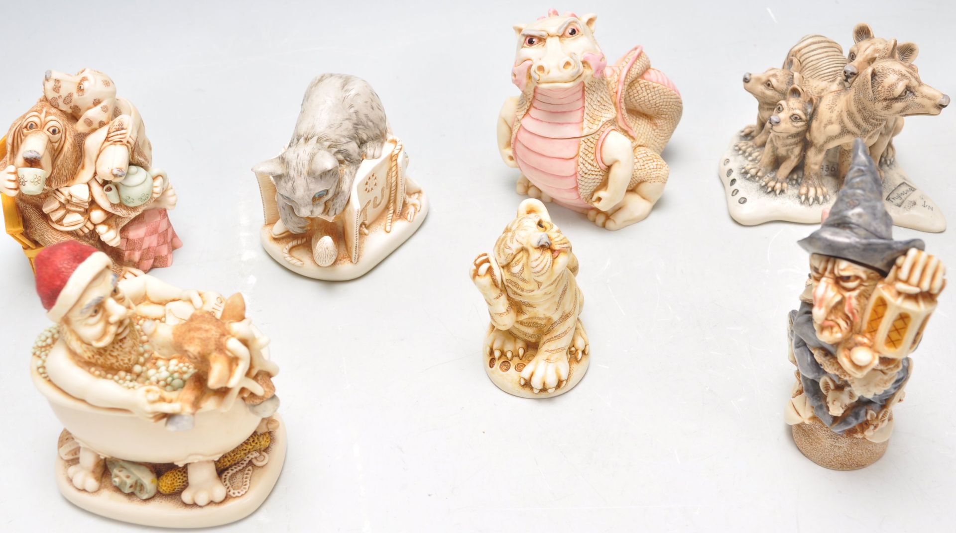 A group of fourteen Harmony Kingdom resin animal novelty figurines to include dragons, a kangaroo - Bild 3 aus 9