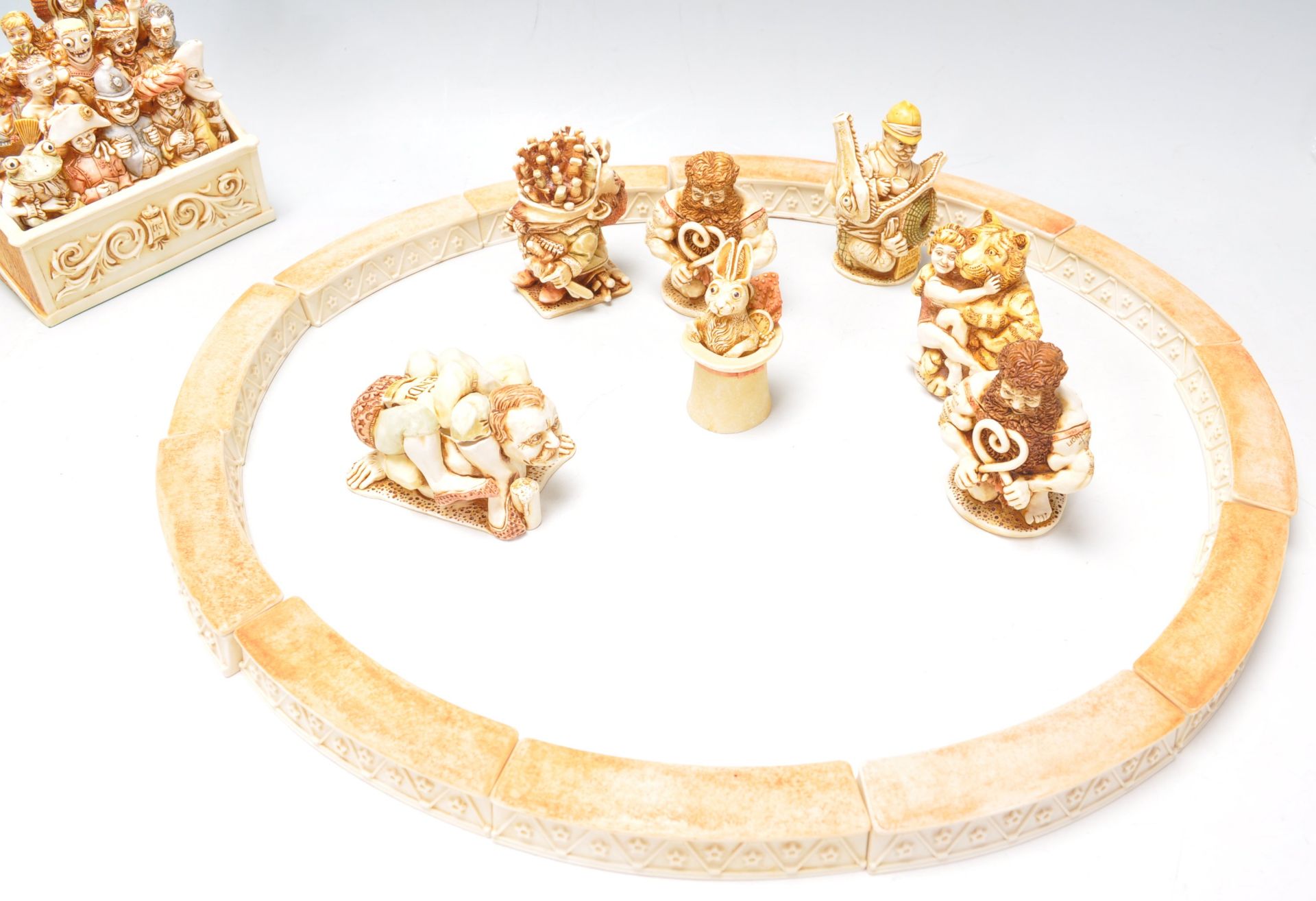 A group of Harmony Kingdom resin figurines in the form of a circus ring with spectators and - Bild 2 aus 7