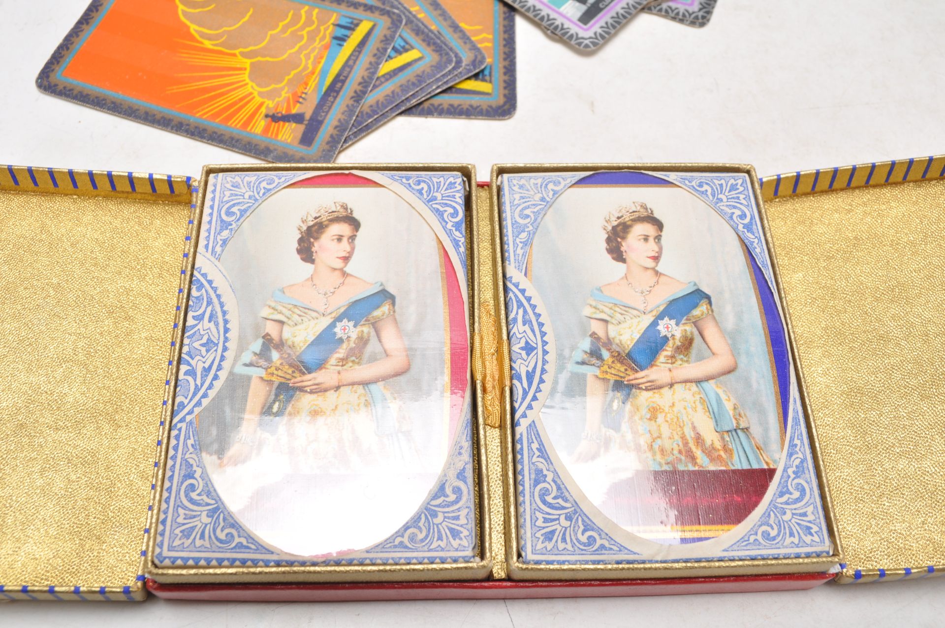 A collection of vintage playing cards to include a selection of boxed sets including Waddington, - Bild 9 aus 17