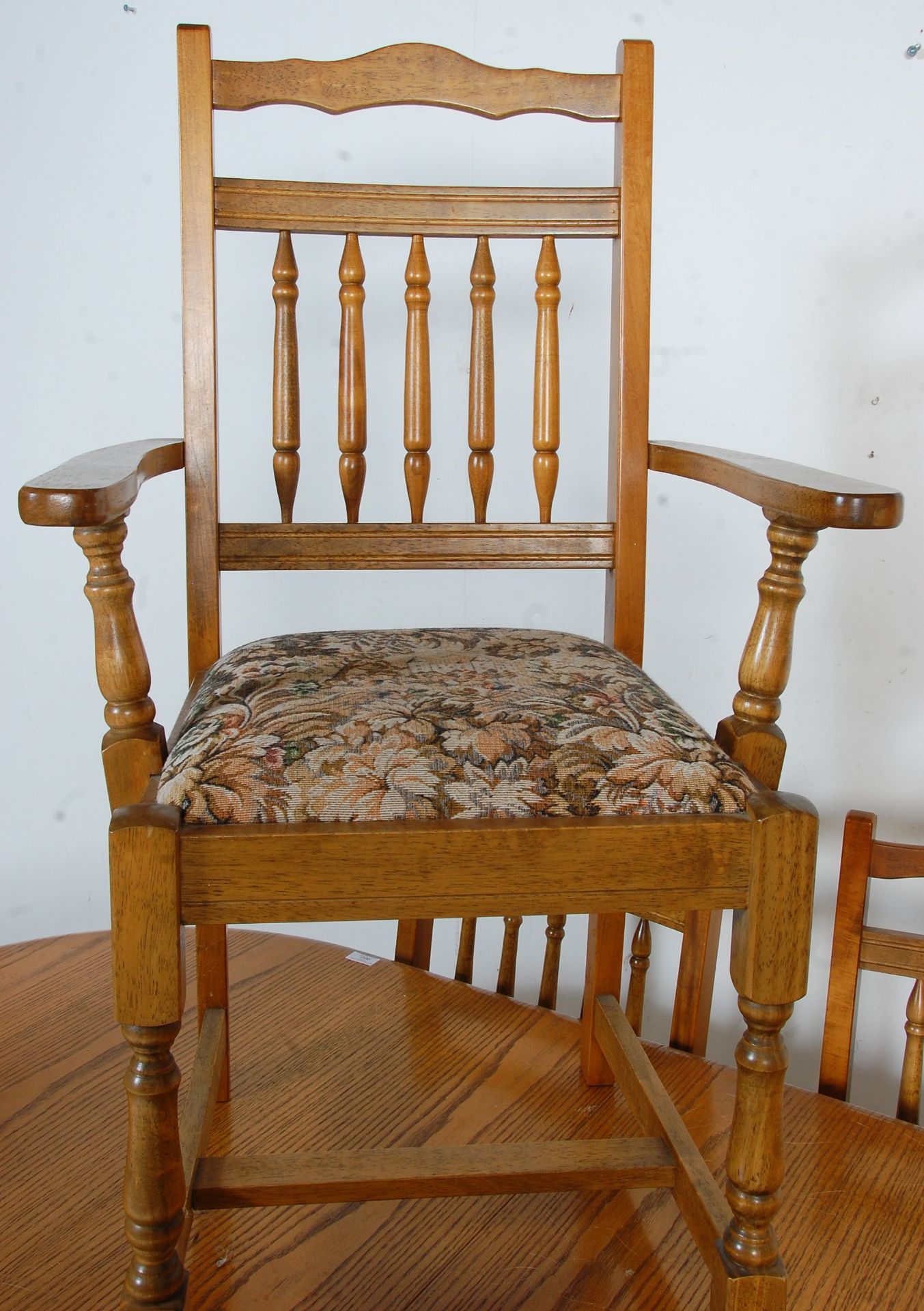 A 20th Century vintage retro Ercol style large extending country kitchen dining table together - Bild 4 aus 4