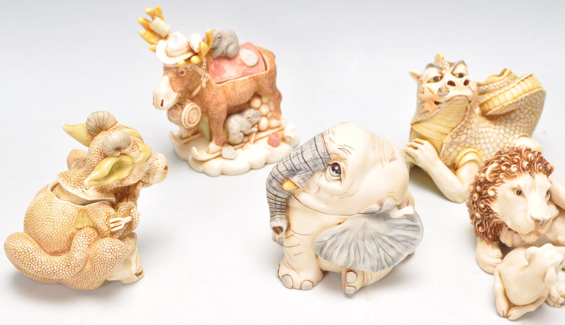 A group of fourteen Harmony Kingdom resin novelty figurines to include an elephant box, a lion and a - Bild 2 aus 16