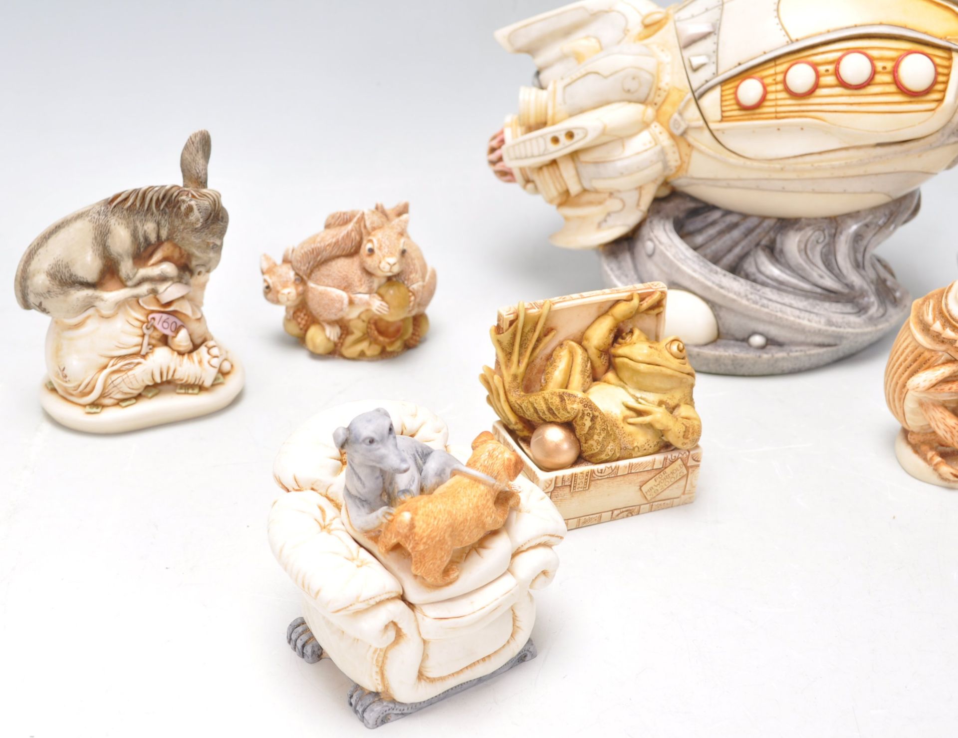 A group of ten Harmony Kingdom resin animal novelty figurines / trinket pots to include a large - Bild 3 aus 15